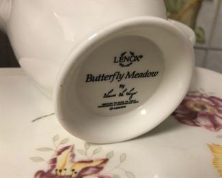 Lenox "Butterfly Meadow" Service for 8