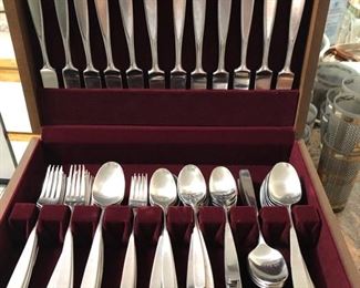 Flatware sets 