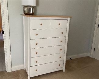 Chest of Drawers - maple 