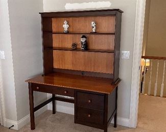Student Desk - matches twin bedroom set - priced as a set 
