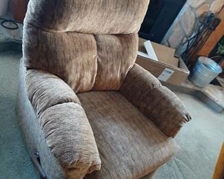 Very comfy Lane recliner.