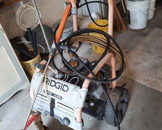 The power washer is 3000 psi.  Works well.