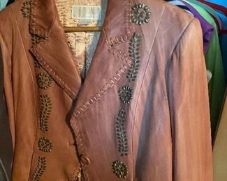 Nice selection of Women's clothing (most size Large)