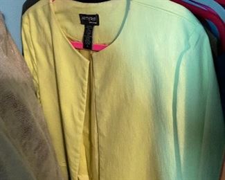 Nice selection of Women's clothing (most size Large)