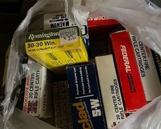 variety of rifle bullets 