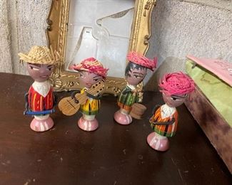 Mexican wooden band figurines 