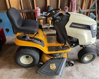 Cub Cadet LTX 1042 Riding mower 