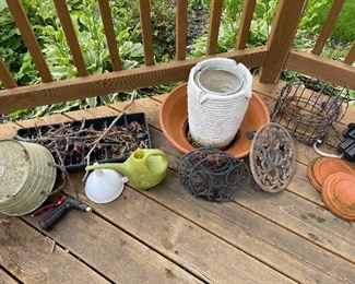 garden decor and pots 