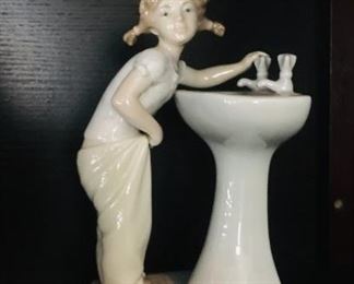 Lladro 4838 Clean Up Time