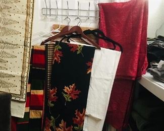 Tablecloths / runners