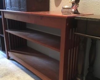 Mission style entry table