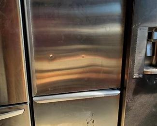 Kenmore Refrigerator 596.71813101