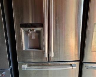 Kenmore Pro Refrigerator 795.79993.511