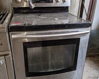 Electric Stove w/ Oven