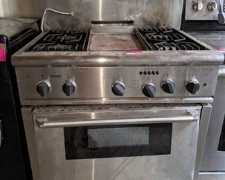 Thermador Professional Gas Stove w/ oven