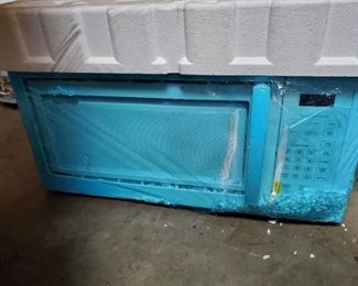GE Microwave -Glass Broken In Door