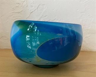Art glass bowl by Richard Jolley
