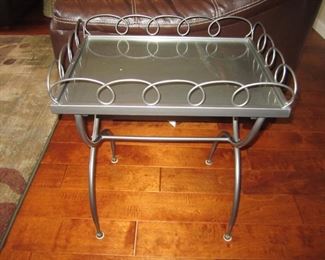  METAL TABLE WITH TRAY