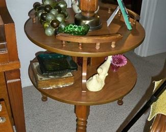 Vintage Peters-Revington Furniture Co. Tier Lamp Table