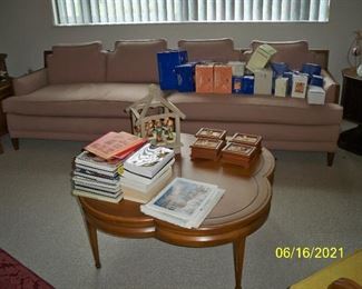 Vintage 4 leaf Clover style Coffee/Cocktail Table