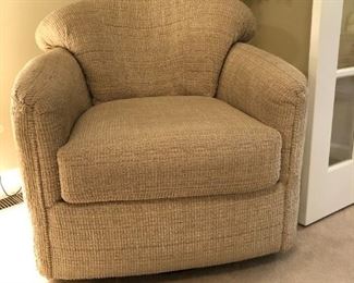 Set of 2 Rowe Furniture Swivel/Rocking Arm Chairs: 33Hx33Wx35D