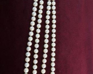 Salt water pearls. Opera length