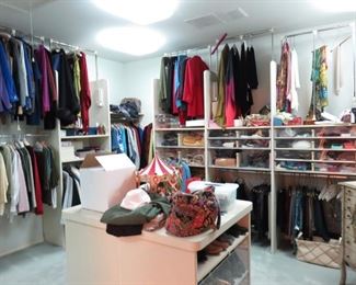 Ladies clothing of all types. Sizes L - XL - XXL. Handbags, Ferragamo, Amalfi, Stuart Weitzman,  Bandolino shoes Size 8N. New and like new.