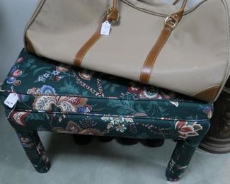 King Ranch carry all bag. Excellent condition. Upholstered bench. 
