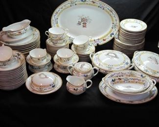 1939 Noritake Lazarre  dinnerware, 94 pcs, hand painted. Some pieces are showing wear.