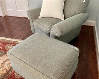 Set of two chairs and 1 ottoman