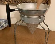 Vintage tomato strainer/sieve 