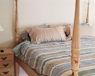 Fabulous 4-poster king size bed