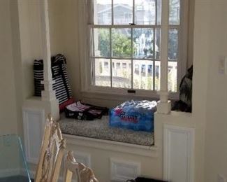 Multiple window seats