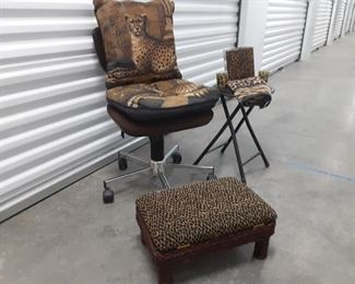 Animal Print Chair wCushions and Table wMisc