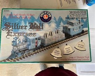 $100 Lionel train never used in box