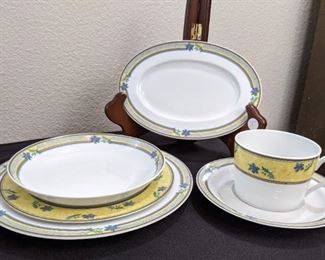 Limoges Fine China Medard de Noblat - Garden Blue pattern