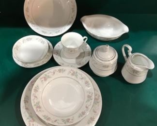 Sango majesty collection. 96 pieces 