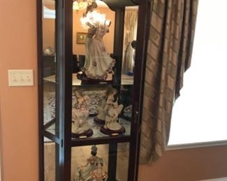 Cabinet and Italian porcelain figures