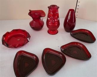 Assorted red glass