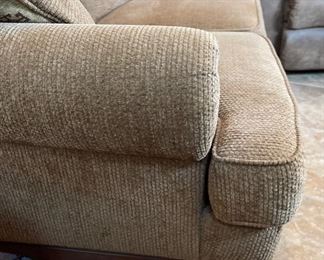 Douglas Furniture Traditional Fabric Loveseat Coach Sofa 36x64x40in HxWxD