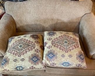 Douglas Furniture Traditional Fabric Loveseat Coach Sofa 36x64x40in HxWxD