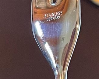 17pc Stag hand carved Anton Wingen Jr Othello German Carving Knife & Cutlery Set Dimensions: 2x18.25x10.25in HxWxD