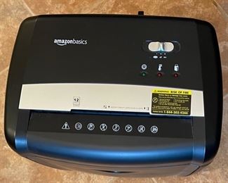Amazon Basics Paper Shredder B00D7H8XB6 21x14x9.5in HxWxD