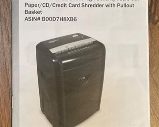 Amazon Basics Paper Shredder B00D7H8XB6 21x14x9.5in HxWxD