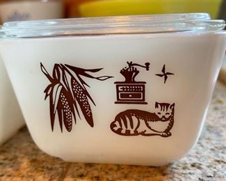 3pc Pyrex Early American Refrigerator Container Set Lg:3x10x7in HxWxD