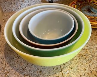 4pc Pyrex Mixing Bowl Set Nesting Bowls LG: 4.5x10.5in Diameter