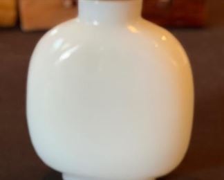 Antique Chinese Mongolian Jade Snuff Bottle 4.5x2.5x1in