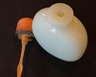 Antique Chinese Mongolian Jade Snuff Bottle 4.5x2.5x1in