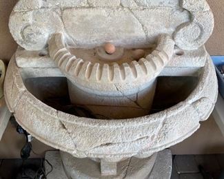 Cast Stone Lion Head Water Fountain 66 x 32 x 20 HxWxD