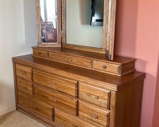11 Drawer Oak Dresser w/ Cedar Lined Drawers 37x66.5x20.5in HxWxD